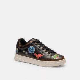 Zapatillas altas «High Line» de Rexy para su 10.º aniversario con estampado de pegatinas