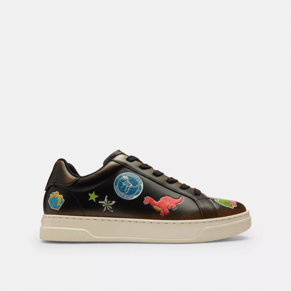 Zapatillas altas «High Line» de Rexy para su 10.º aniversario con estampado de pegatinas