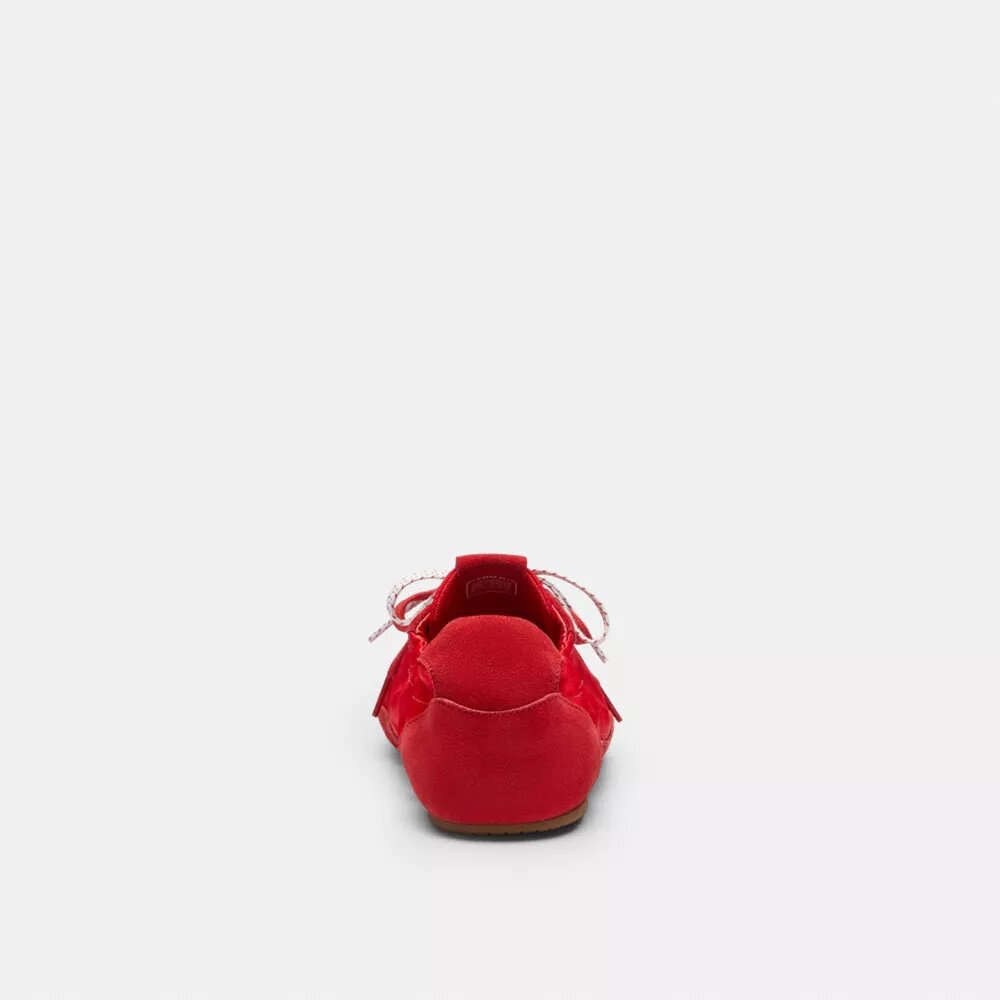 Zapatillas suaves en nailon característico