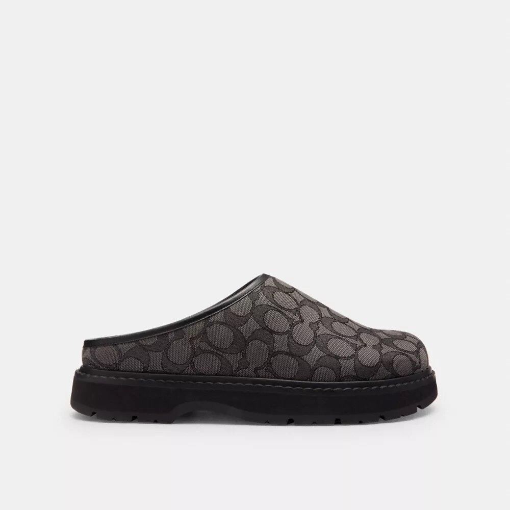 Zueco deportivo en jacquard característico