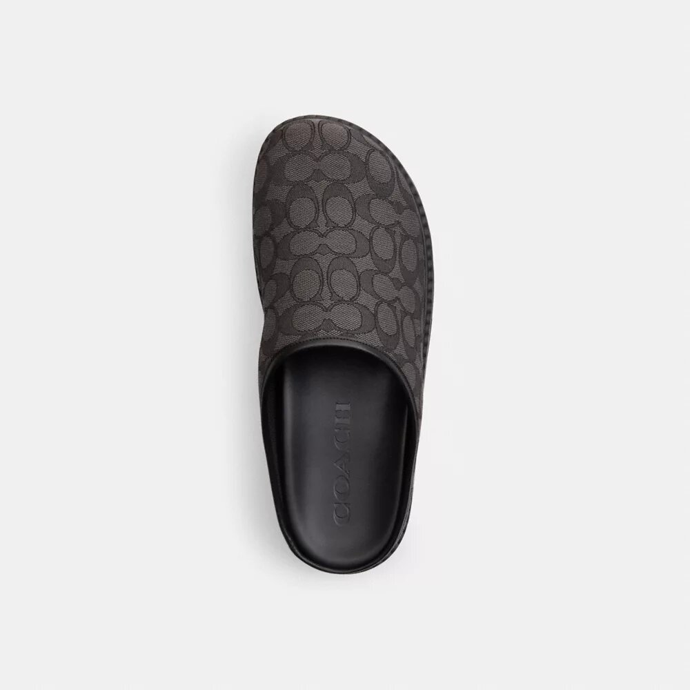 Zueco deportivo en jacquard característico