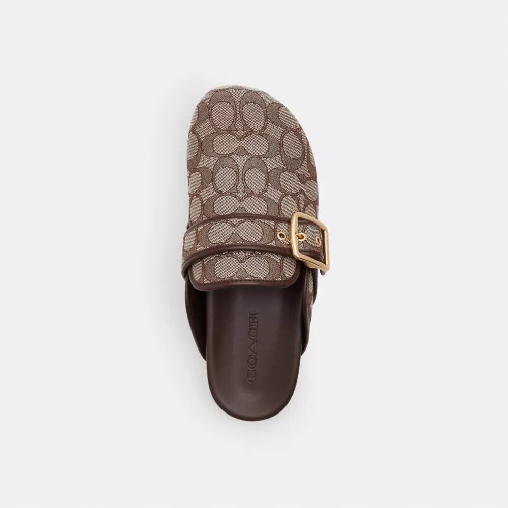 Zuecos con hebilla de archivo en jacquard característico