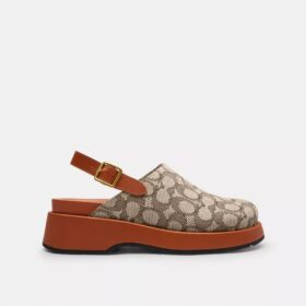 Zuecos de plataforma con «C» esculpida en nuestro característico tejido jacquard