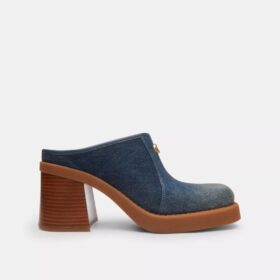 Zuecos de tacón con «C» esculpida en Loved Denim